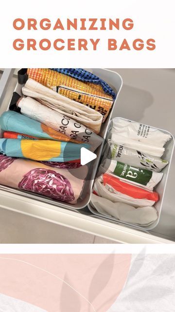 Beatriz Santos on Instagram: "How to keep those grocery bags organized 🛍️🛒  #organizing #getorganized #organized #home #homehacks #organization" Organize Reusable Bags, Grocery Bag Storage Ideas, Bag Storage Ideas, Gift Bag Organization, Grocery Bag Storage, Organized Home, Grocery Bags, Mud Room, Reusable Bags