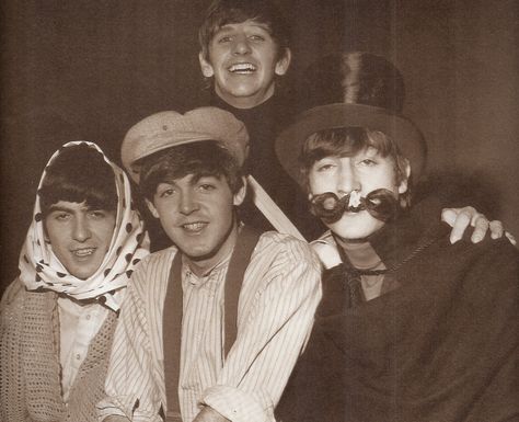 Beatles Rare, Beatles Funny, The Beatles 1, Beatles Vinyl, Personajes Studio Ghibli, Beatles George, Beatles Photos, Bug Boy, Beatles Pictures