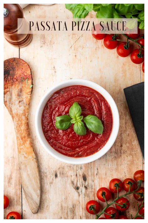 Homemade Easy 15 Minute Passata Pizza Sauce Recipe Passata Recipes, Quick Pizza Sauce, Quick Pasta Sauce, Tomato Pizza Sauce, Red Pizza, Easy Pasta Sauce, Pizza Appetizers, Pizza Base, Pizza Sauce Recipe