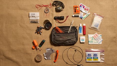 Hunting Bag Essentials, Sog Multitool, Diy Hunting, Western Hunting, Hunting Packs, Hunting Diy, Waterproof Matches, Survival Kits, Fishing Kit