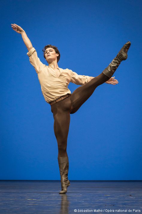 Hugo Marchand nommé Danseur Étoile du Ballet de l’Opéra de Paris | Danses avec la plume – L'actualité de la danse Hugo Marchand, La Sylphide, Male Dancers, Male Ballet, Mens Dance, Dancer Photography, Ballet Boys, George Balanchine, Male Ballet Dancers