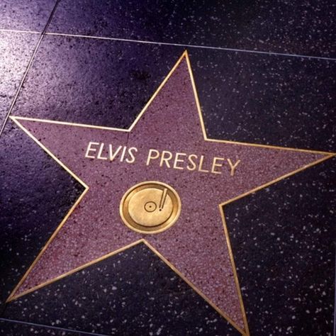 February 9, 1960 Elvis Presley’s star on the Hollywood Walk of Fame was added. The star was one of the original 1,558 to be placed. Elvis Presley Style, Old Hollywood Prom, Rock And Roll Aesthetic, Rock N Roll Aesthetic, Elvis Presley Priscilla, 1950s Rock And Roll, Elvis And Me, Elvis Presley Movies, Elvis And Priscilla