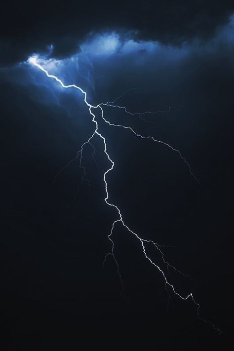 Lightning Painting, Lightning Sky, Lightning Images, Pictures Of Lightning, Lightning Art, Lightning Photos, Benfica Wallpaper, Lightning Tattoo, Lightning Photography