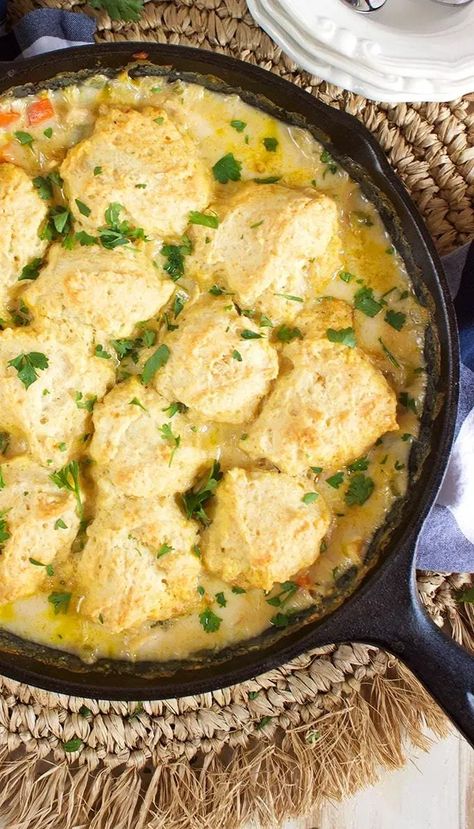 Easy Chicken and Dumplings Casserole Recipe - The Suburban Soapbox Best Chicken And Dumplings, Skillet Casserole, Homemade Chicken And Dumplings, Meal Planning Menus, Oven Baked Chicken Breasts, Salisbury Steak Recipes, Diy Easy Recipes, One Pot Dinners, Cast Iron Recipes