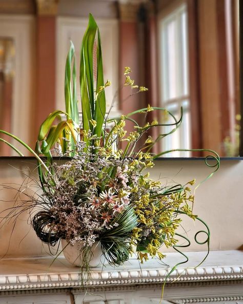 June's dried arrangements for @josepizarrorestaurants at the @royalacademyarts Always such a lovely space to create florals for. Squiggly allium continuing to steal the show 💅 Dried Arrangements, Floral Design Studio, Design Studio, To Create, Floral Design, London, Floral, On Instagram, Quick Saves