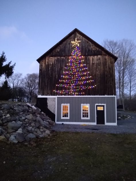 Barn Christmas Lights, Barn Decorated For Christmas, Farm Christmas Decor Outdoor, Christmas Barn Decorations, Barn Christmas Decorations, Stairs Gate, Gate Design Modern, Gate For Stairs, Home Gate