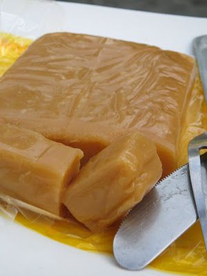 bucaio: Sweet and Sticky in Quezon Tikoy Recipe Filipino Food, Tikoy Recipe, Filipino Ulam, Recipe Filipino Food, Pilipino Recipe, Filipino Bread Recipe, Quezon Province, Yema Cake, Pinoy Dessert