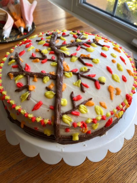 Easy Fall Decorated Cakes, Easy Fall Cake Decorating Ideas, Fall Decorated Cakes, Fall Themed Cakes, Fall Cake Decorating, Fall Cakes Decorating, Easy Birthday Cake, Fall Cake, Icing Tips