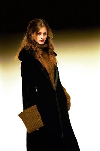 Gisele Bündchen for Yohji Yamamoto 1999 Yohji Yamamoto Fall/winter 1999, Archive Fashion, Yohji Yamamoto, Fancy Dresses, 90s Fashion, Fashion Magazine, Runway Fashion, Aesthetic Clothes, Fashion Inspo Outfits