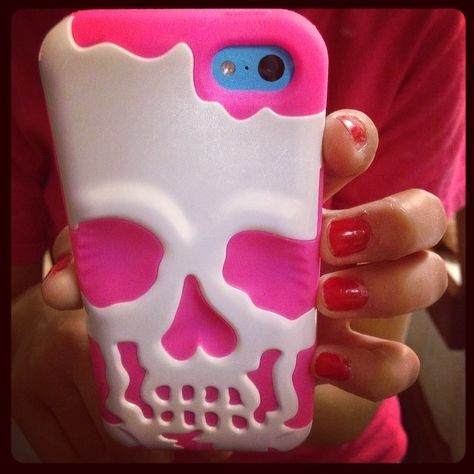 ✦⊱ɛʂɬཞɛƖƖą⊰✦ 2010 Phone Case, 2010 Aesthetic, Punk Poster, Skull Style, Iphone Obsession, Girl Phone Cases, Iphone 5c Cases, Album Cover Design, Skull Fashion