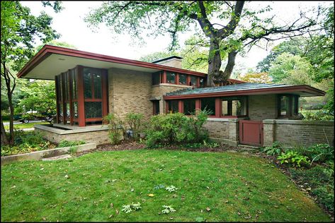 Isabel Roberts house (1908) | River Forest, IL. Frank Lloyd … | Flickr Frank Lloyd Wright Style, House Forest, Usonian House, Frank Lloyd Wright Architecture, Frank Lloyd Wright Buildings, Frank Lloyd Wright Design, Frank Lloyd Wright Homes, Prairie House, Prairie Style Houses