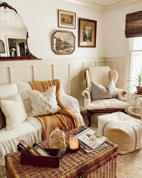 Cottage Couch, Cottage Couches, English Cottage Living Room, Batten Diy, Square Living Room, Office Neutral, Neutral Office, Living Room Cozy, Room Neutral