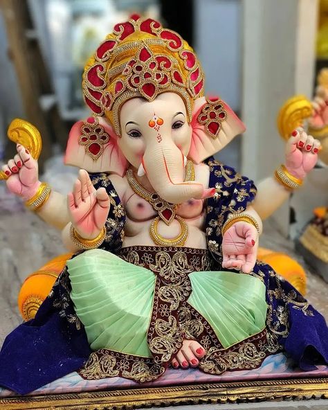 Devotional Photos, Decorative Diya, Ganesh Chaturthi Greetings, Ganesha Art Illustration, Bappa Photo, Photos Of Ganesha, Ganesh Ji Images, 3d Art Sculpture, Ganpati Bappa Photo