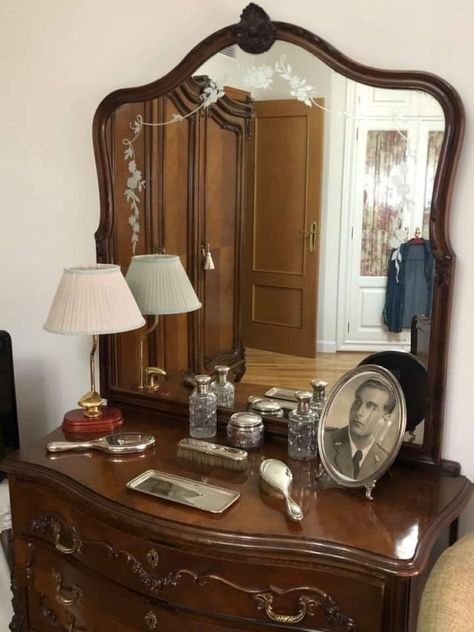 Antique Bedroom, Vintage Room, House Room, Room Inspiration Bedroom, Dream House Decor, Room Aesthetic, My New Room, Aesthetic Room, New Room