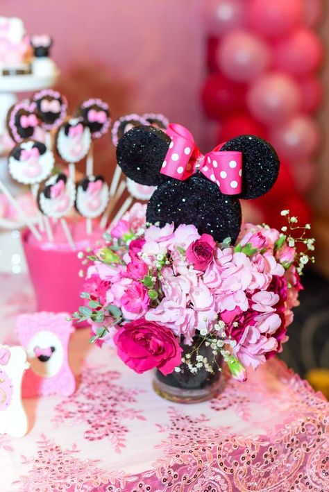 Minnie Mouse Bachelorette Party, Minnie Mouse Flower Centerpieces, Pink Minnie Mouse Birthday Party, Minnie Mouse Centerpieces, Preteen Birthday, Minnie Mouse Birthday Theme, Minnie Mouse Birthday Party Ideas, Minnie Mouse Cookies, Minnie Mouse Birthday Party Decorations