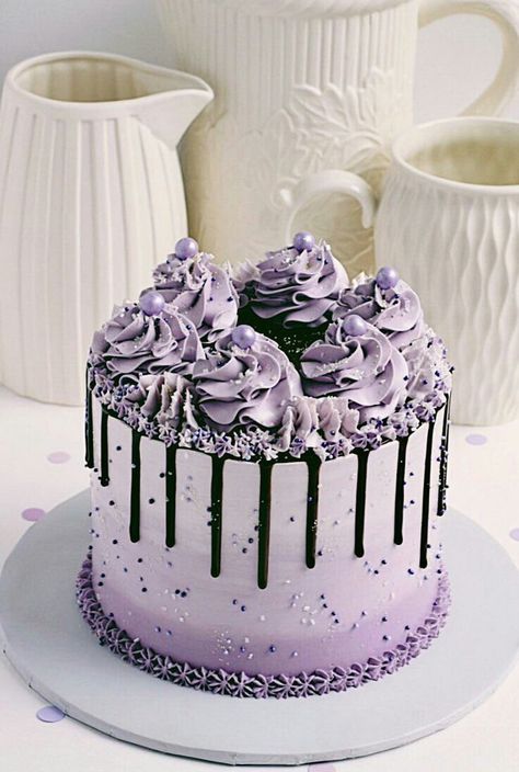 Lavender Baking, Happy Bday Cake, Birthday Cake For Women Simple, Simple Birthday Cake Designs, Purple Cakes Birthday, Purple Cake, Purple Cakes, Simple Cake Designs, Birthday Cakes For Women