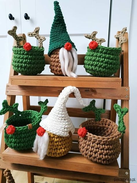 Gnome Basket, Crochet Planter Cover, Crochet Planter, Diy Christmas Deco, Knit Decor, Planter Cover, Basket Crochet, Festive Centerpieces, Christmas Planters