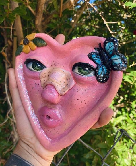 Clay Art Masks, Mask Clay Art, Clay Masks Ceramics, Ceramic Masks Ideas, Clay Mask Art, Sculpture Art Clay, Air Dry Clay Projects, Clay Diy Projects, Tanah Liat