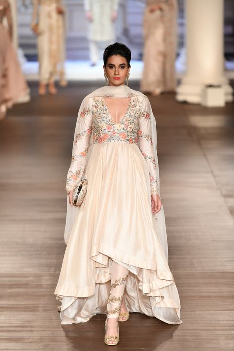 Shyamal & Bhumika at India Couture Week 2018 | Vogue India Anarkali Designs, Pakistani Fashion Party Wear, Indian Dresses Traditional, Designer Anarkali, Vogue India, Stylish Dresses For Girls, Anarkali Suit, Couture Week, Indian Designer Outfits