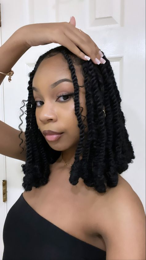 Short Length Passion Twist, Short Hairstyle Black Woman Braids, Black Winter Hairstyles, Short Braids Styles For Black Women, Twists With Barrel Ends, Normal Braids Hairstyles, Trending Braids Hairstyles 2024, Twist Braids Short, Protective Hairstyles Braids Cornrows