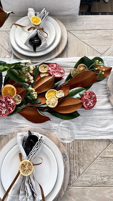 Tropical Thanksgiving Tablescapes, Pomegranate Decoration Table Settings, Pomegranate Table Decor, Pomegranate Tablescape, Magnolia Crafts, Tropical Thanksgiving, Thanksgiving Tablescapes Simple, Tablescapes Simple, Leaf Table Decor