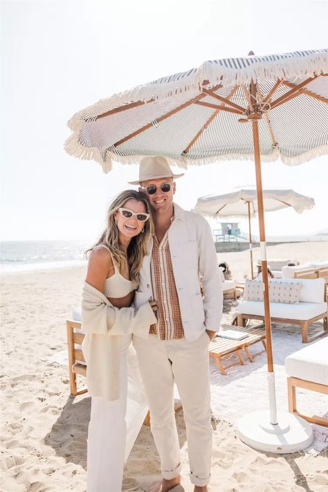 A Neutral Engagement Party on the Beach in California Engagement Beach Party, Engagement Party Beach, Beach House Engagement Party, Beach Engagement Party Ideas, Engagement Party Beach Theme, Neutral Engagement Party, Engagement Party Poolside, Beach Picnic Engagement, Beach Engagement Party