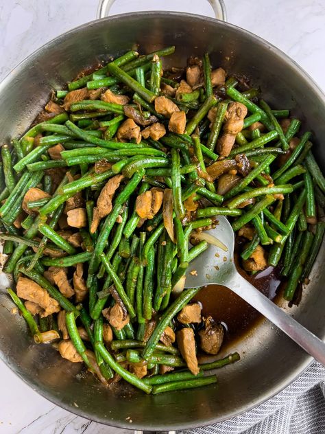 String Bean Chicken Recipe, Sitaw Recipe, String Bean Chicken, Chicken And Green Beans, Mexican Shredded Chicken, Homemade Chinese Food, Easy Skillet Meals, Asian Dinners, Bean Sauce