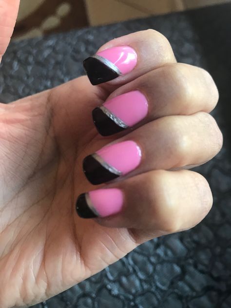 Pink black and silver nails Black And Silver Nail Designs, Black Silver Nails, Black Chrome Nails, Pink Black Nails, Black Acrylic Nail Designs, Acrylic Nail Designs Classy, Magenta Nails, Pale Pink Nails, Cruise Nails