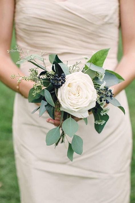 Posey Bouquet, Small Bridesmaid Bouquet, Bouquet For Bridesmaids, Small Simple Wedding, Rose Bridesmaid Bouquet, Burgundy Wedding Flowers, Bouquets Ideas, Small Wedding Bouquets, Hydrangea Bouquet Wedding