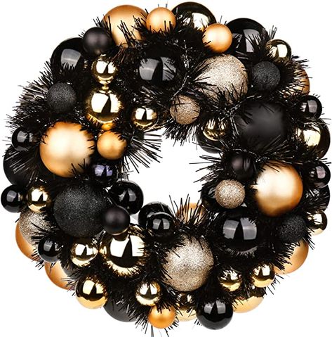 Gold Black Christmas Decor, Black And Gold Ornaments, Black Christmas Wreath, Christmas Decorations Black, Christmas Ball Wreath, Black And Gold Christmas, Merry Creepmas, Black Christmas Decorations, Black Gold Christmas