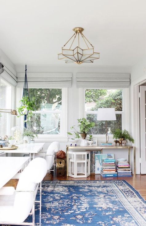 desks + windows Sunroom Office, Sunroom Decorating, Small Space Office, Emily Henderson, Family Room Design, Small Office, Style At Home, Boho Home, Office Inspiration