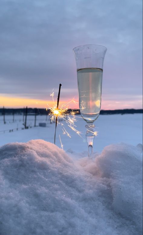 Champagne In Snow, Ski Elopement, Bday Shoot, European Trip, Festival Glitter, January 2024, European Travel, Winter Snow, Rose Wine