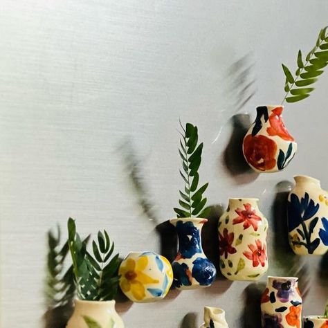 Off-Centre on Instagram: "You don’t want to miss out on these! Adorable mini pots with magnetic charm – turning your fridge into a tiny garden of delight!  Aren’t these cute?  #ceramicart #ceramics #handmade #handmadewithlove #fridgemagnet #fridgemagnets #miniflowerpot #ceramicminiatures #ceramicpottery" Clay Diy Magnets, Homemade Fridge Magnets, Clay Gifts Diy, Ceramic Fridge Magnets, Mini Clay Crafts, Air Dry Clay Fridge Magnets, Ceramics Magnets, Fridge Magnets Ideas Creative, Clay Fridge Magnets Diy