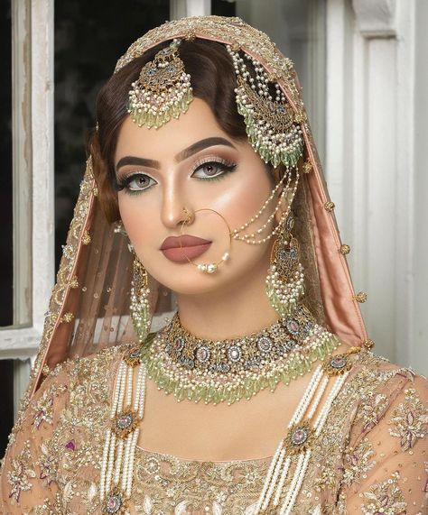 Makeup Commercial, Nikah Dresses, Bridal Makeup For Blondes, Shadi Dress, Soft Glam Look, Perfect Brunette, Asian Wedding Dress Pakistani, Makeup Cantik, Makeup And Hairstyle