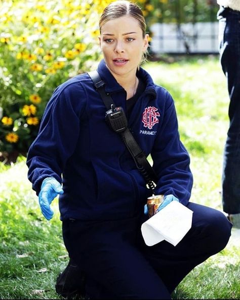 Leslie Shay Chicago Fire, Shay Chicago Fire, Leslie Shay, Avengers Fanfic, Chicago Girls, Chicago Fire Department, Aimee Garcia, Fire Training, Chloe Decker