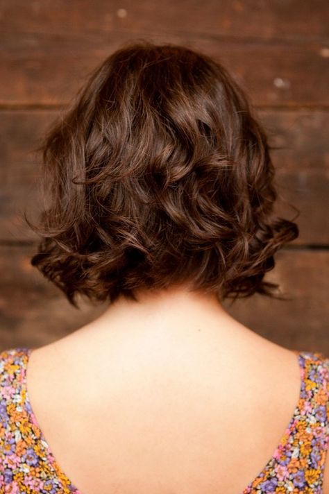 . Short Layered Curly Hair, Haircuts 2014, Wavy Bob Haircuts, Layered Curly Hair, Thick Wavy Hair, Fall Hair Cuts, Wavy Bob Hairstyles, Medium Bob Hairstyles, Medium Short Hair