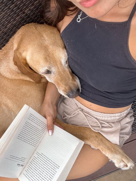 Dog In Your 20s, Dog Owner Aesthetic, Dogs And Books, Books Summer, Books To Read For Women, Reading Aesthetic, Me And My Dog, Animal Book, Dog Books