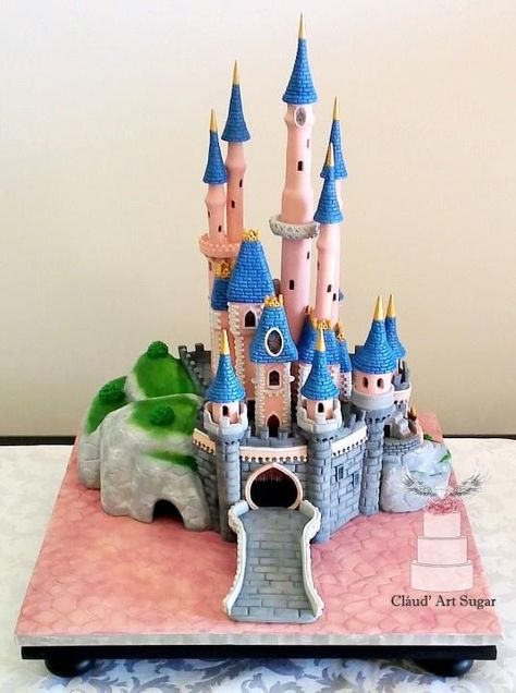 Sleeping Beauty Castle Cake by Cláud' Art Sugar - http://cakesdecor.com/cakes/251397-sleeping-beauty-castle-cake Birthday Cake Disney, Architecture Cake, Chateau Disney, Cake Castle, Fantasy Cakes, Best Birthday Cake, Princess Castle Cake, First Communion Cakes, Disney Birthday Cakes