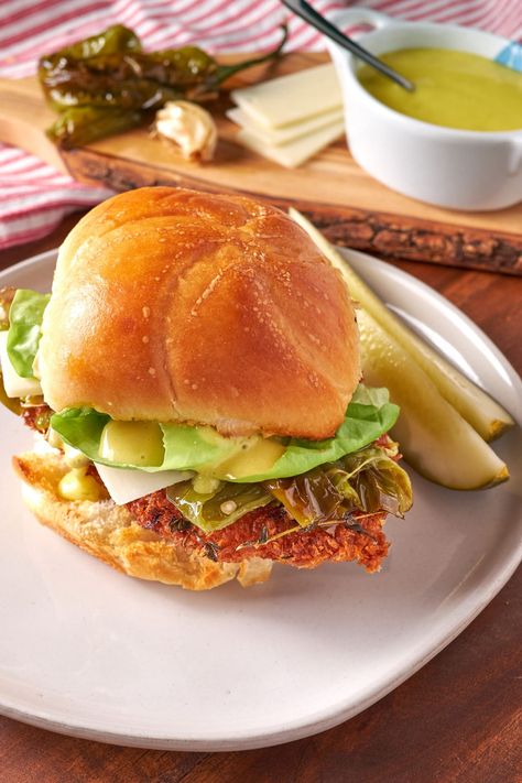 Pork Schnitzel Sandwich, Pork Cutlet Sandwich, Pork Snitzel, Schnitzel Sandwich, Turkey Schnitzel, Pork Cutlet Recipes, Pork Tenderloin Sandwich, On A Bun, Turkey Cutlets