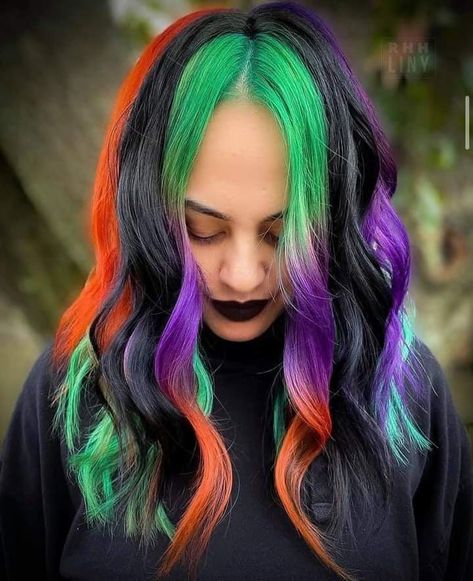 Halloween Hair Color Ideas Short Hair, Vibrant Fall Hair Color, Halloween Hair Dye Ideas, Multi Color Hair Ideas, Halloween Haircolor, Spooky Hair Color, Goth Hair Color, 2023 Haircolor, Purple And Orange Hair