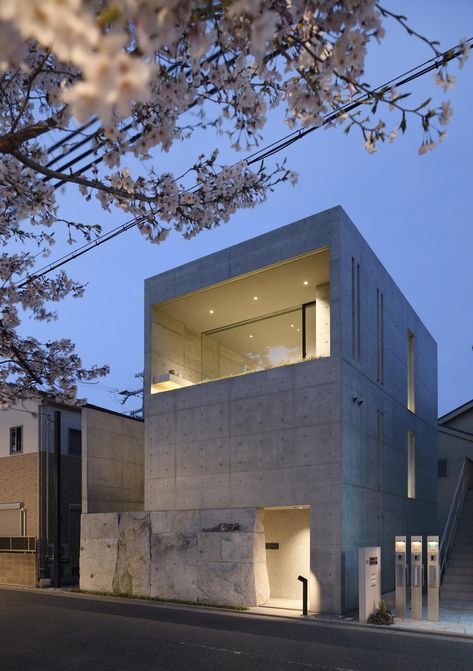 Live Work Space, Concrete Houses, Concrete Home, Japanese Architect, Casa Patio, Concrete Building, Hyogo, Concrete House, Brutalist Architecture