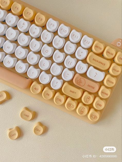 Yellow Keyboard Aesthetic, Yellow Gaming Setup Aesthetic, Yellow Computer Aesthetic, Yellow Gamer Aesthetic, Key Caps Keyboard Aesthetic, Cute Key Caps, Yellow Gaming Setup, Aesthetic Keycaps, Pretty Keyboard