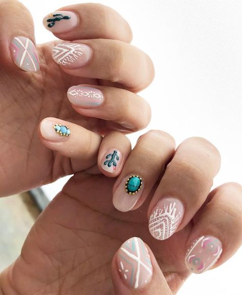 Day 130: Desert Cactus Nail Art - - NAILS Magazine Fall Mountain Nails, Desert Nails Designs, Hippie Nails Boho, Cactus Nail Art, Desert Nails, Cowboy Nails, Indian Nails, Nails Grunge, Western Nails