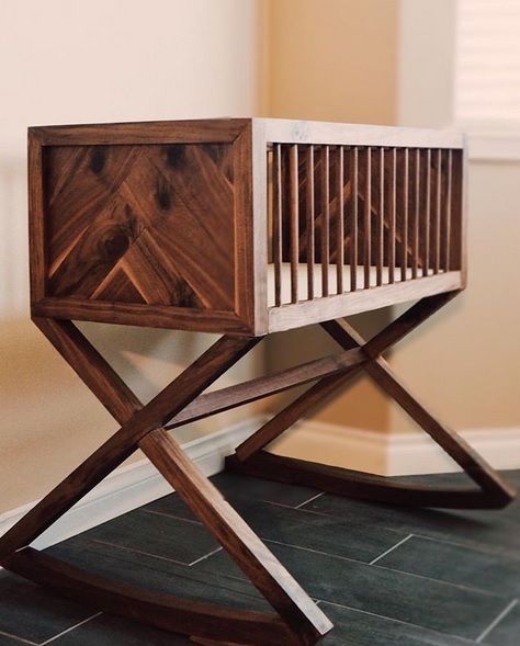 Modern Interior Design Black, Wood Bassinet, Baby Cradle Plans, Interior Design Black, Woodworking Plans Storage, Baby Crib Diy, Rocking Bassinet, Wooden Cradle, Crib Design