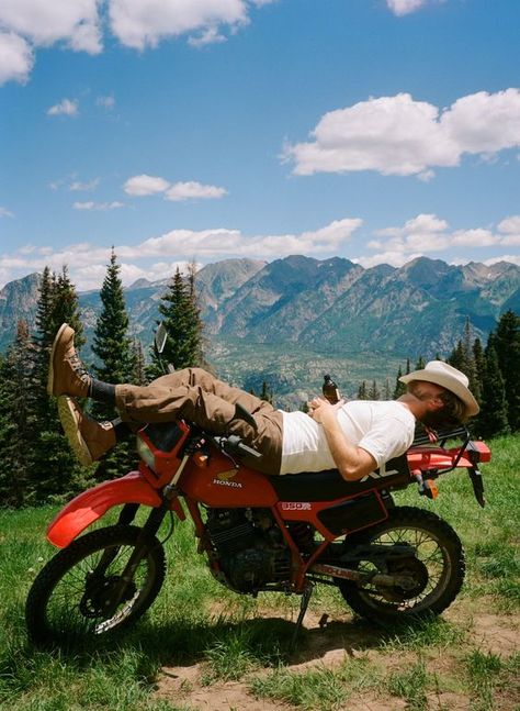 Subscription Boxes For Men, Food Subscription Box, Мотоциклы Cafe Racers, Cowboy Aesthetic, Arte Peculiar, Between Two Worlds, Adventure Aesthetic, Foto Tips, Foto Pose