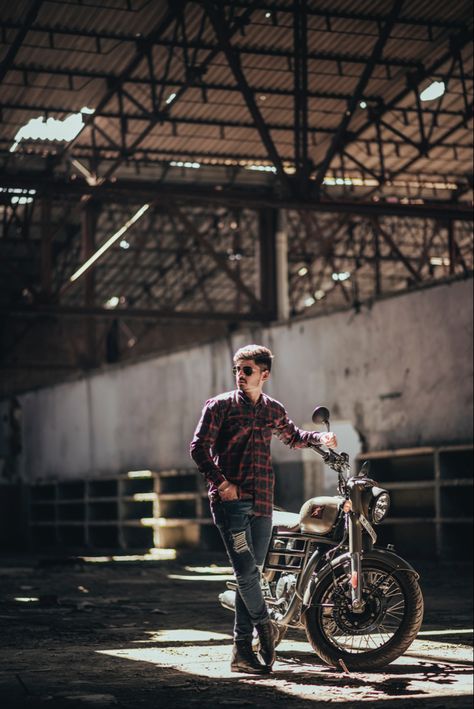 Photography poses with bullet Bullet Poses For Men, Bike Poses For Boys, Bike Poses Men, Single Boy, Mens Photoshoot, Mens Photoshoot Poses, Bike Photoshoot, Stylish Men Casual, Boy Poses