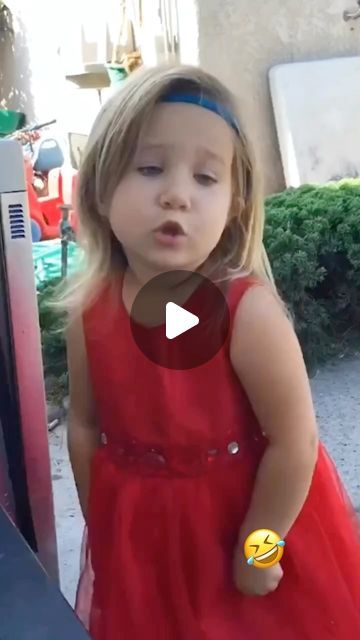 Funny Babies Dancing, Zit Popping, Toddler Quotes, Toddler Videos, Funny Baby Gif, Clever Kids, Dancing Baby, Toddler Humor