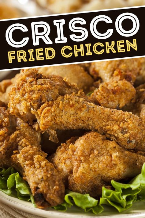 Crisco fried chicken is the easiest fried chicken recipe you'll ever make! Frying doesn't have to be intimidating. With these easy tips, you'll feel like a pro! Southern Fried Chicken Recipe, Easy Fried Chicken, Fried Chicken Dinner, Fried Chicken Recipe Southern, Spicy Fried Chicken, Favorite Recipes Chicken, Fried Chicken Recipe, Southern Fried Chicken, Crispy Fried Chicken