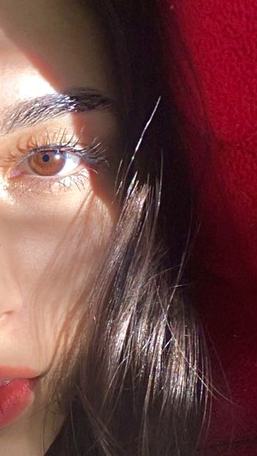 #brown #eyes #aesthetic #girl #browneyes Cognac Brown Eyes, Brown Eyes Aesthetic Girl, Brown Eyes Aesthetic, Brown Eyed Girl, Eyes Aesthetic, Brown Eyed Girls, Brown Eyes, Aesthetic Girl, Chestnut