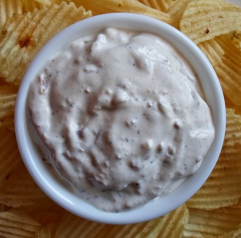 Bacon Horseradish Dip Recipe, Sour Cream Chip Dip, Sour Cream Chips, Horseradish Dip, Clam Dip, Food Sauces, Instant Pot Slow Cooker, Parmesan Chips, Pig In Mud